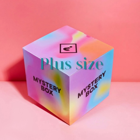 5 Pieces Plus Size Mystery Box - Picture 1 of 3